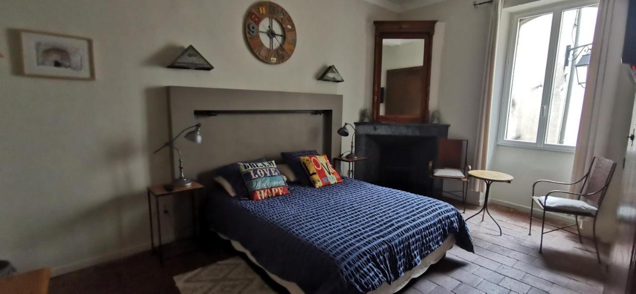 Saint-Saturnin-de-Lucian Le Mimosa B&B 외부 사진